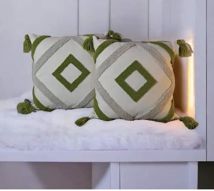 Vue 2 de Coussin décoratif Punch needle