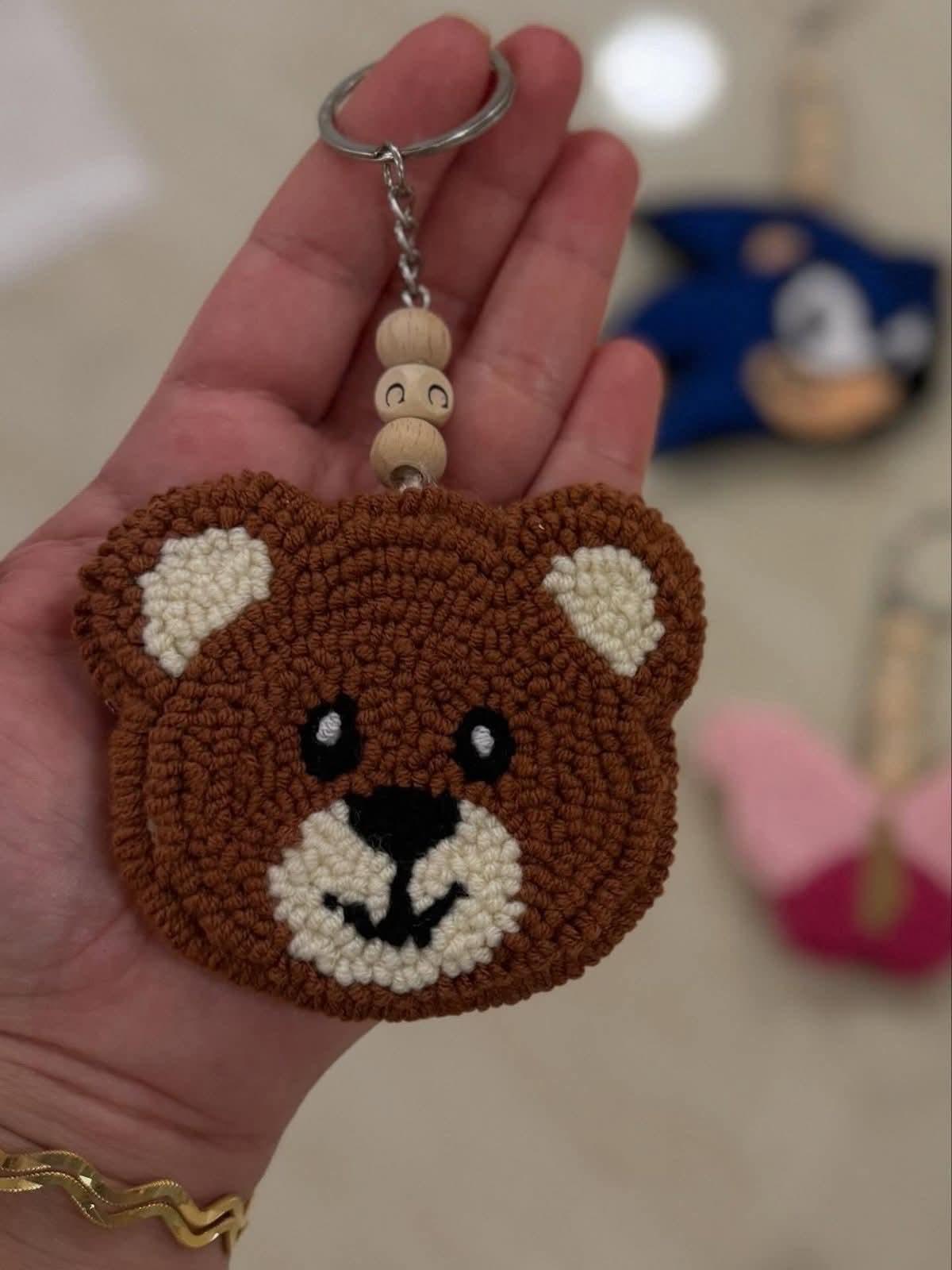 Vue 3 de Porte-clé Punch needle