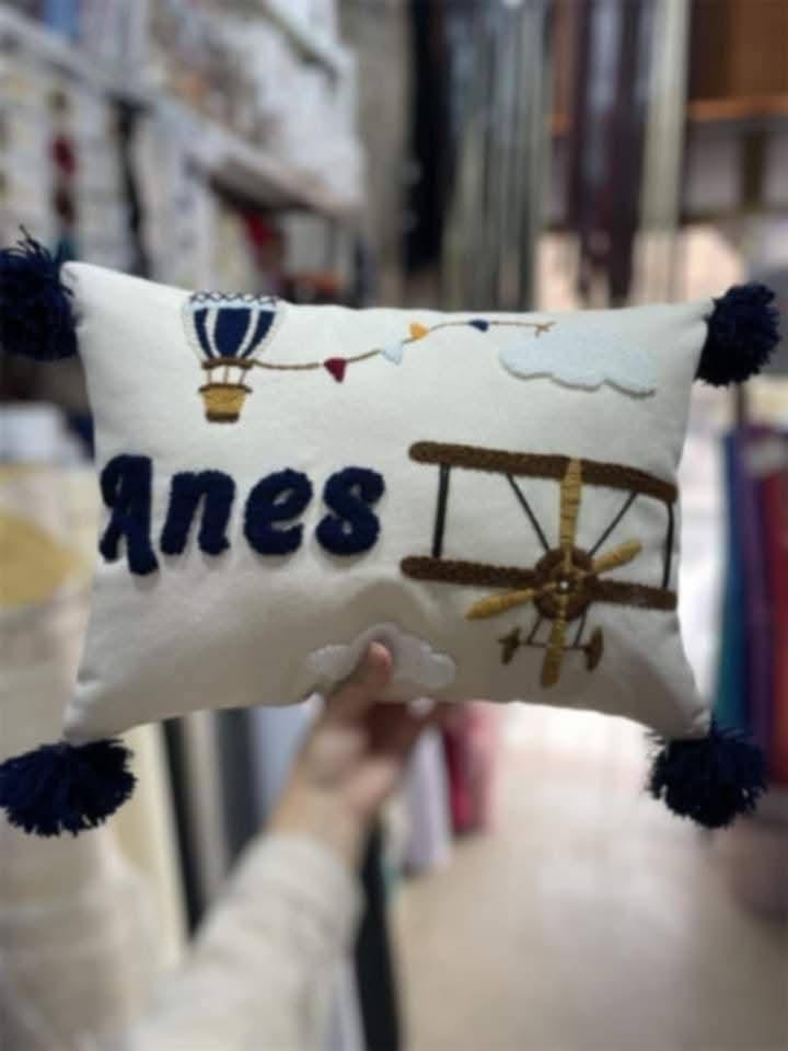 Vue 2 de Coussin décoratif bébé